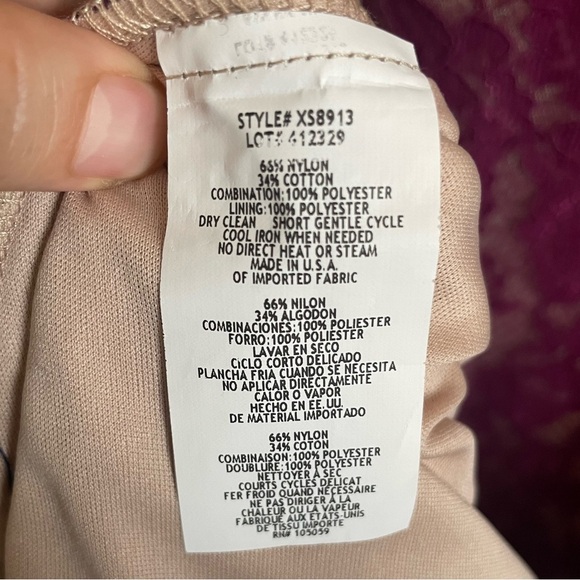 Xscape Cutout Lace Purple Gown. Pre-Owned. - Picture 9 of 9